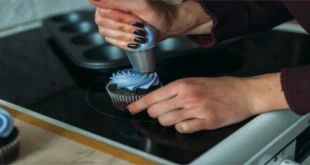 Piping Tips: Master 5 Essential Types for Perfect Designs!